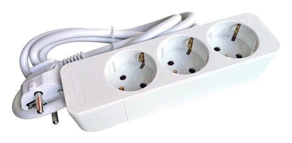 Steckdosen und Adapter